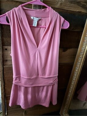 White House Black Market Pink Sleeveless V-Neck Tunic Top